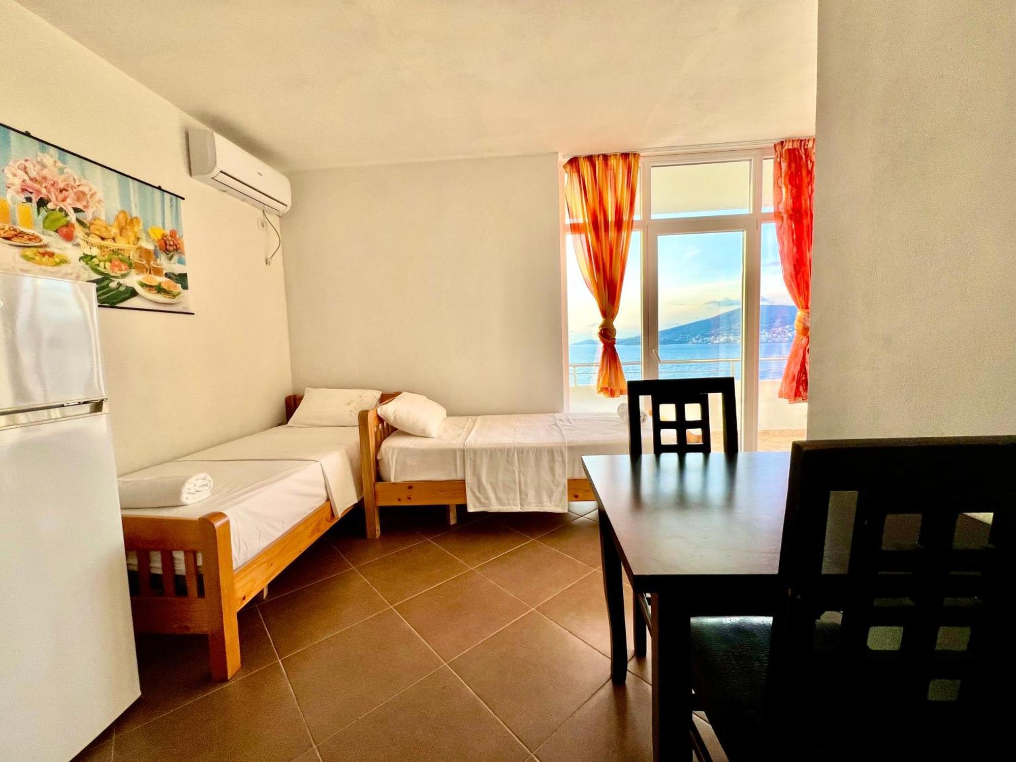 Redi'S Seaview Apartments Sarandë Exterior foto