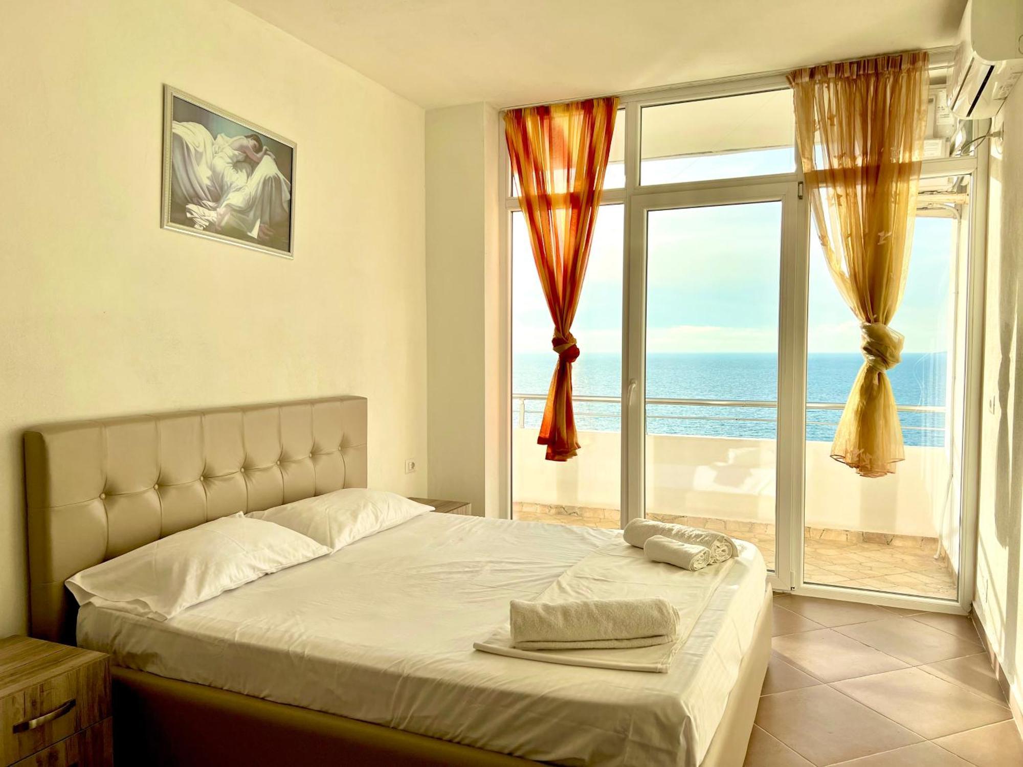 Redi'S Seaview Apartments Sarandë Exterior foto