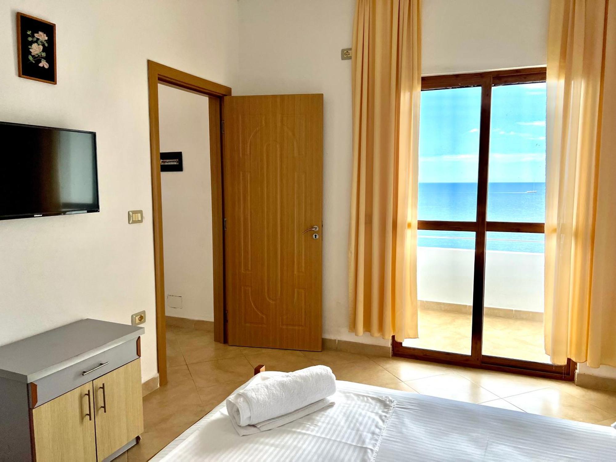 Redi'S Seaview Apartments Sarandë Exterior foto